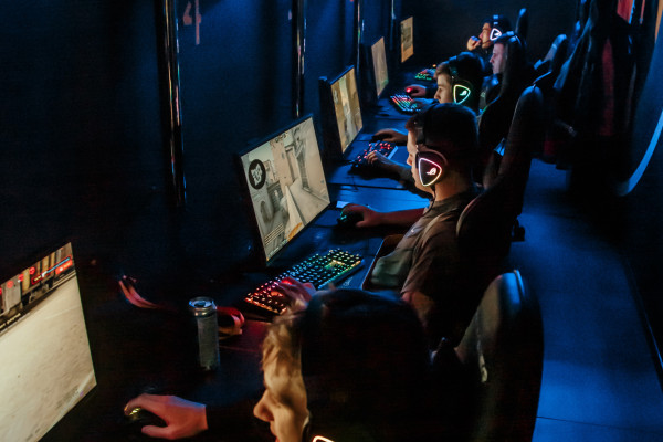 Франшиза кіберклубів CYBERION. Відкрийте прибутковий клуб в своєму місті